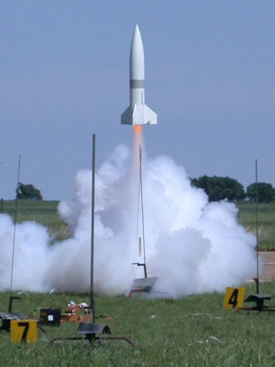 James Brazell's Warlock Launched with 60 Estes 'C' Motors